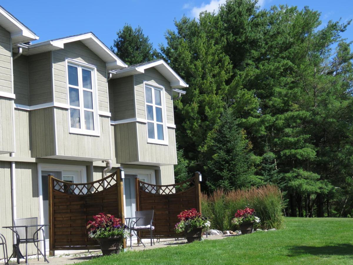 Auberge Aux Deux Pères Magog Exterior foto